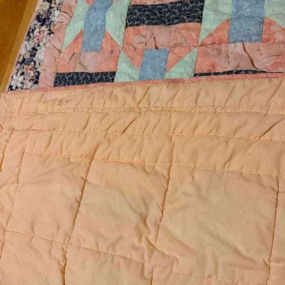 Handmade Patchwork Quilt - Beautiful condition - Picture 6 of 12